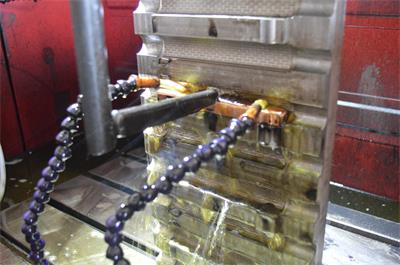 數(shù)控火花機放電加工過程 數(shù)控火花機放電加工過程