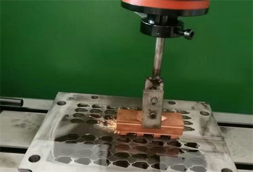 電火花機加工 電火花機加工